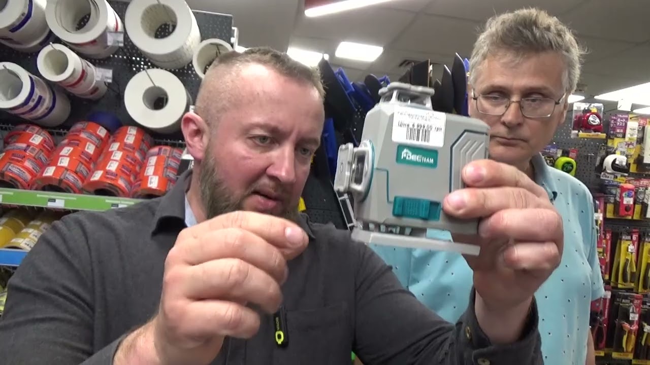 Порівняння поширених нівелірів на 4 площини зеленого кольору 4D Huepar Stark Shijing DeWALT