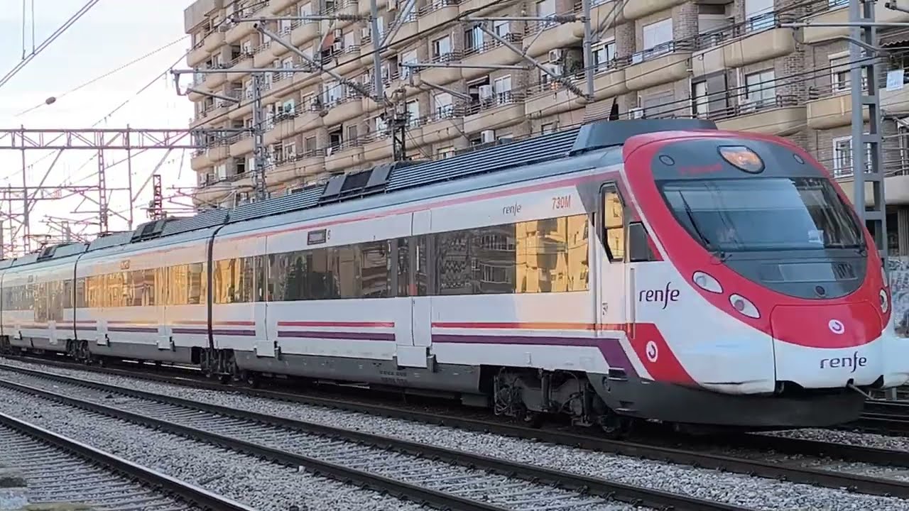 Trenes a la salida de València - 19 enero 2025