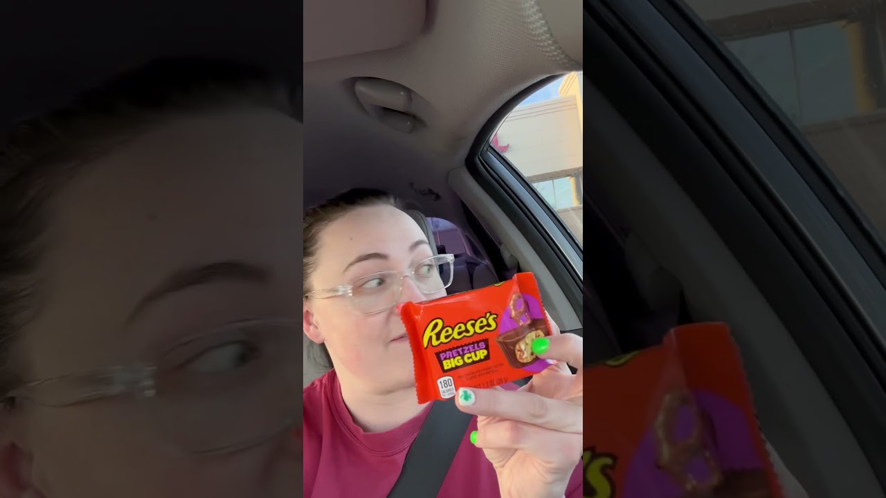 FREEEEEE REESES BIG CUPS AT WALGREENS RUN RUN RUDOLPH!!!!!! #freebie #walgreens #walgreensdeals