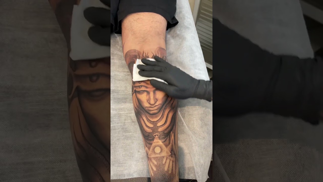 Two day tattoo process in 35 secs Psychedelic tattoo #tattooprocess