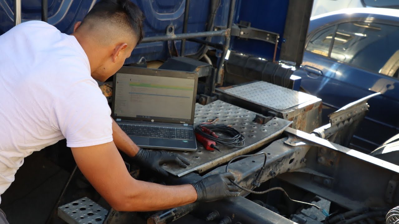 Diagnostico de sistema de frenos ABS de camion de servicio pesado reparacion y busqueda de problemas