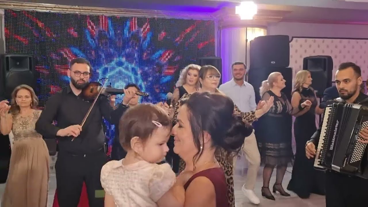 Andreea Marina si Orchestra Balkan - Hora de joc 2