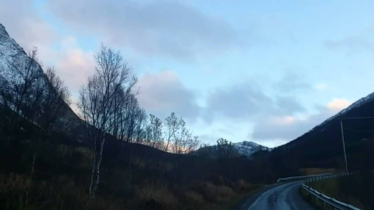 Scania R620 v8 climbing up from Husöy fv862
