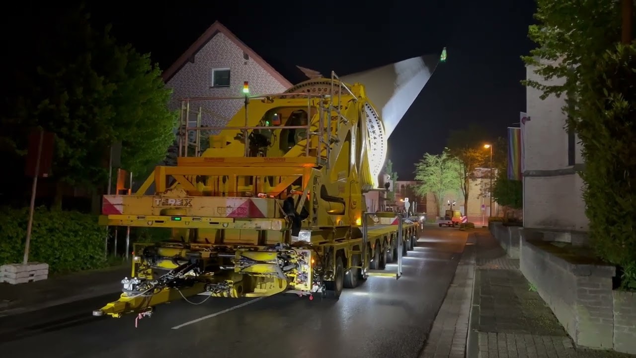 2. Transport eines Windradrotorblatt durch Spellen