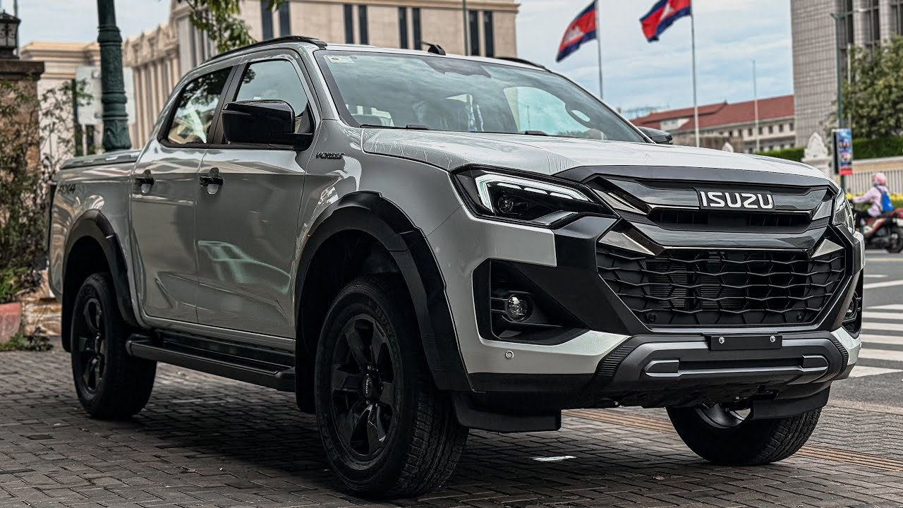 2025 ISUZU D-Max V-CROSS Review Pickup 4x4 3.0L | Black Exterior Interior