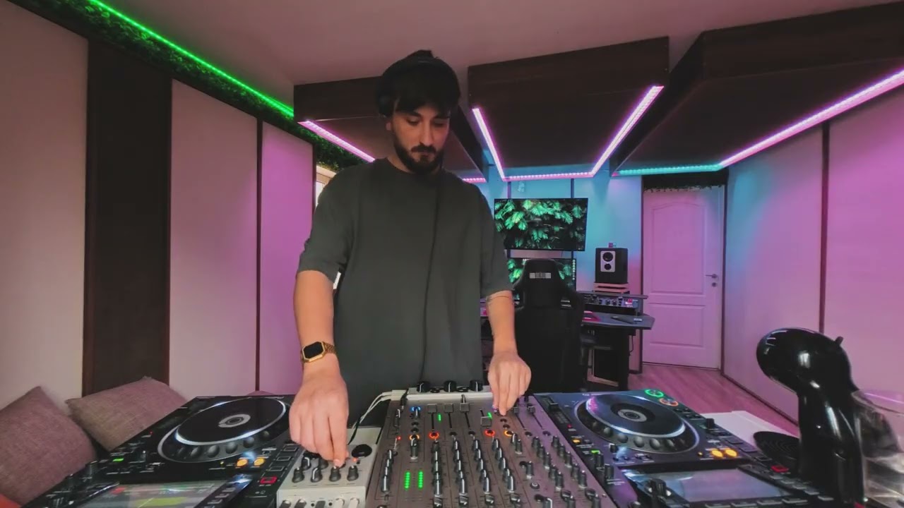 Manda – Week Vibes Ep.2 In The Studio (Afro-Latin House)