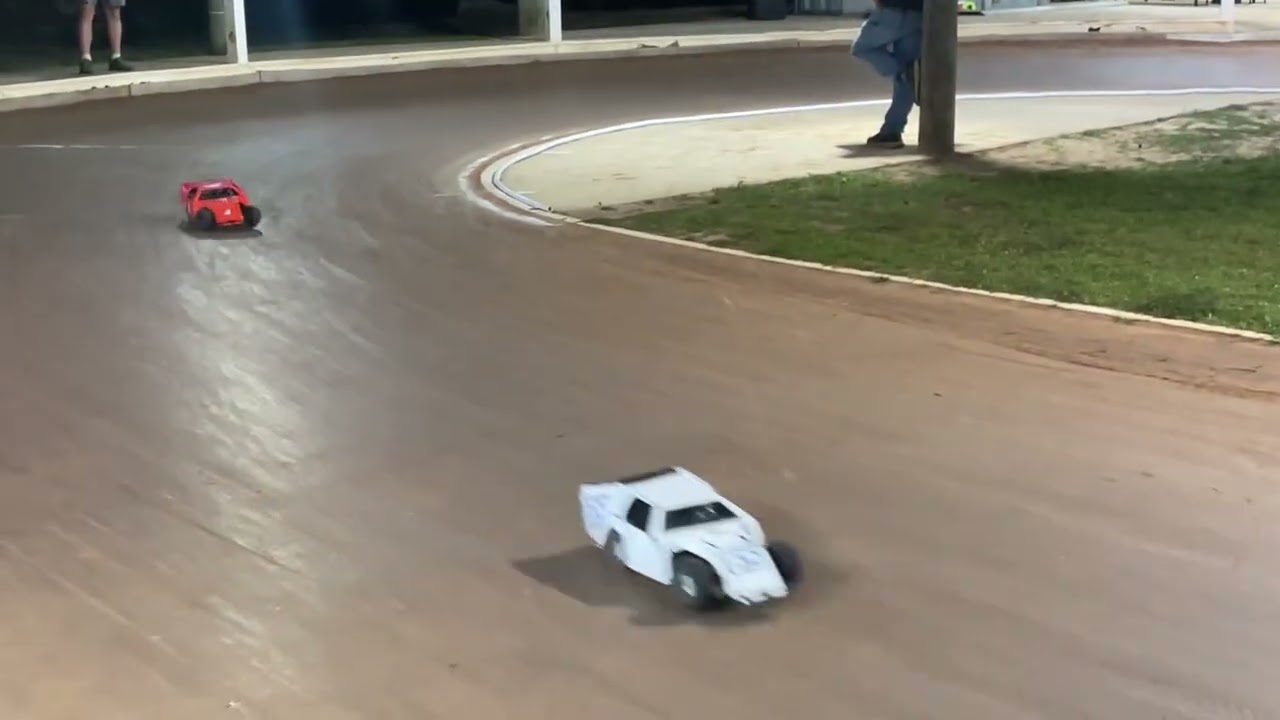 Rc Dirt Oval Traxxas Slash Modified A-Main @ Ron’s Raceway