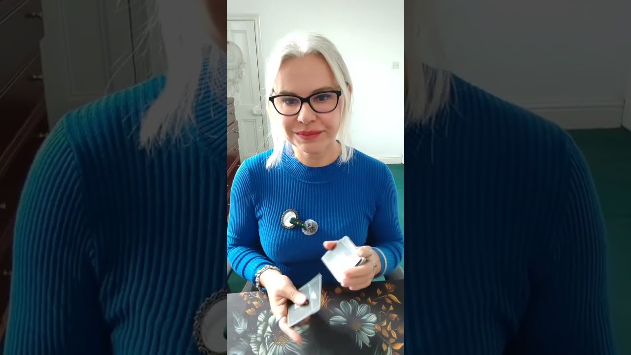 Цыгане распространились. Tarot Guru Eng.