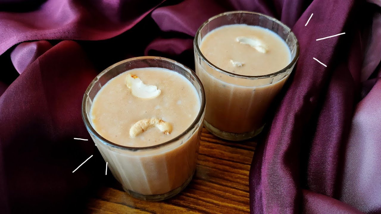 चिकू मिल्क शेक । Chikoo milkshake/ smoothie . Easy and healthy drink .