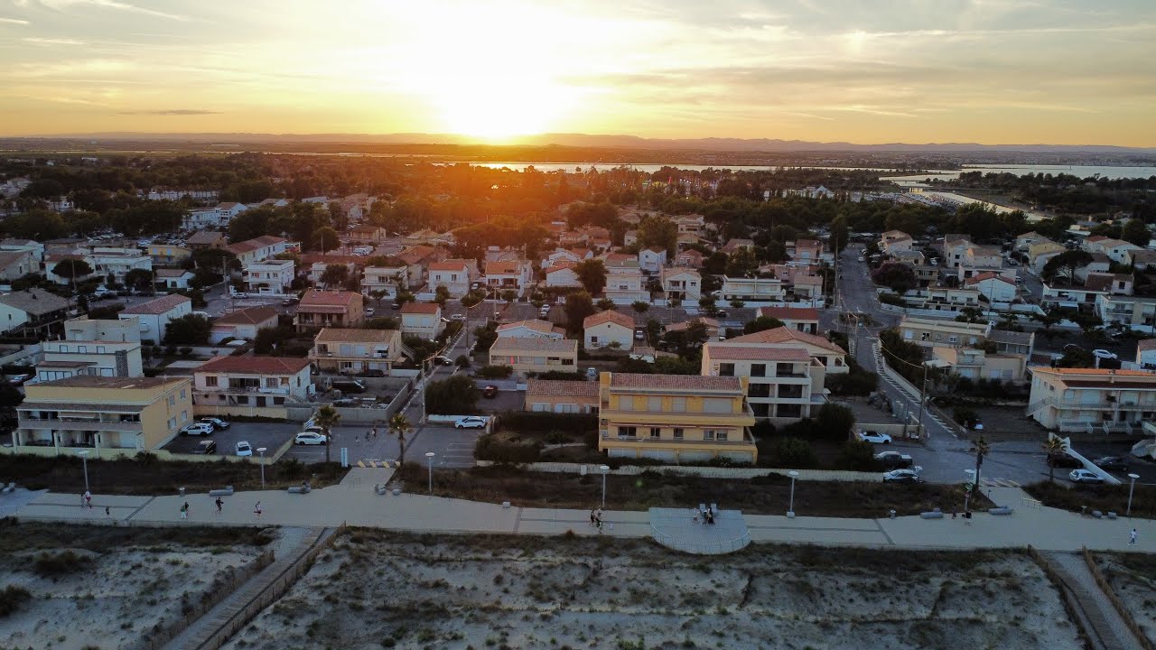 Marseillan plage En Drone  le soir  juillet 2024