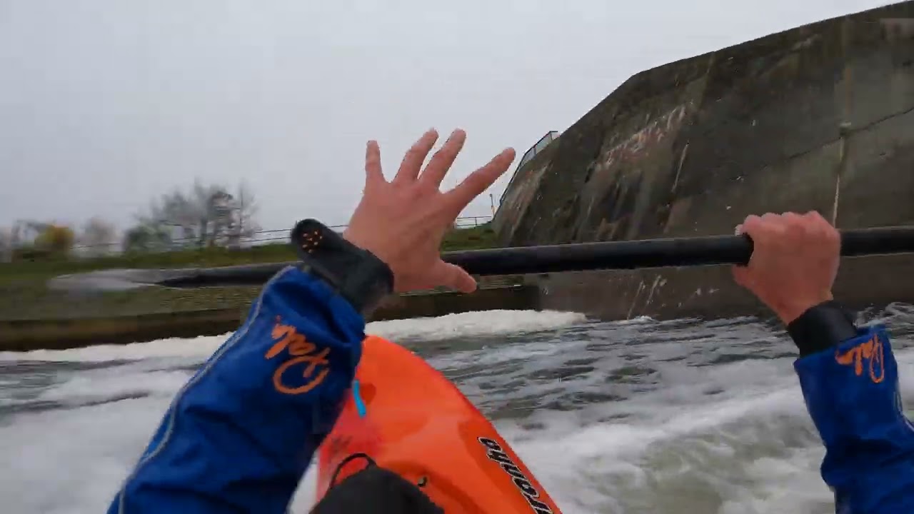 Urban kayaking? Jumping a weir in Leipzig with Till.