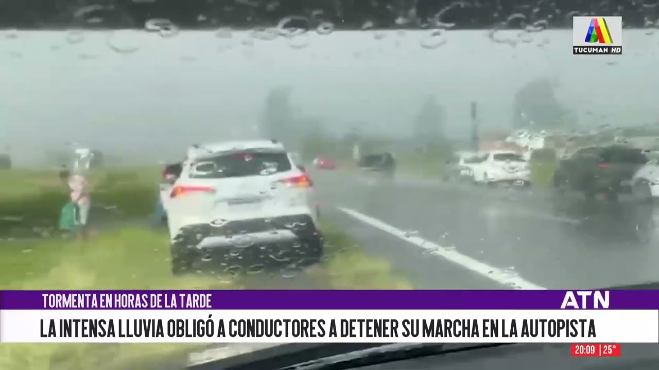 Fuerte tormenta obligó a conductores a detenerse en la autopista durante la tarde