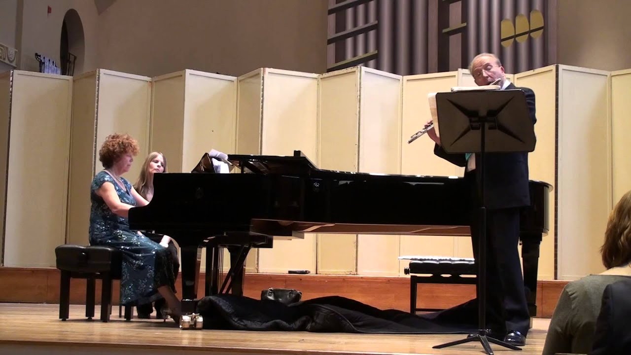 Mozart Flute Sonata in A - K 305 played by William Bennett