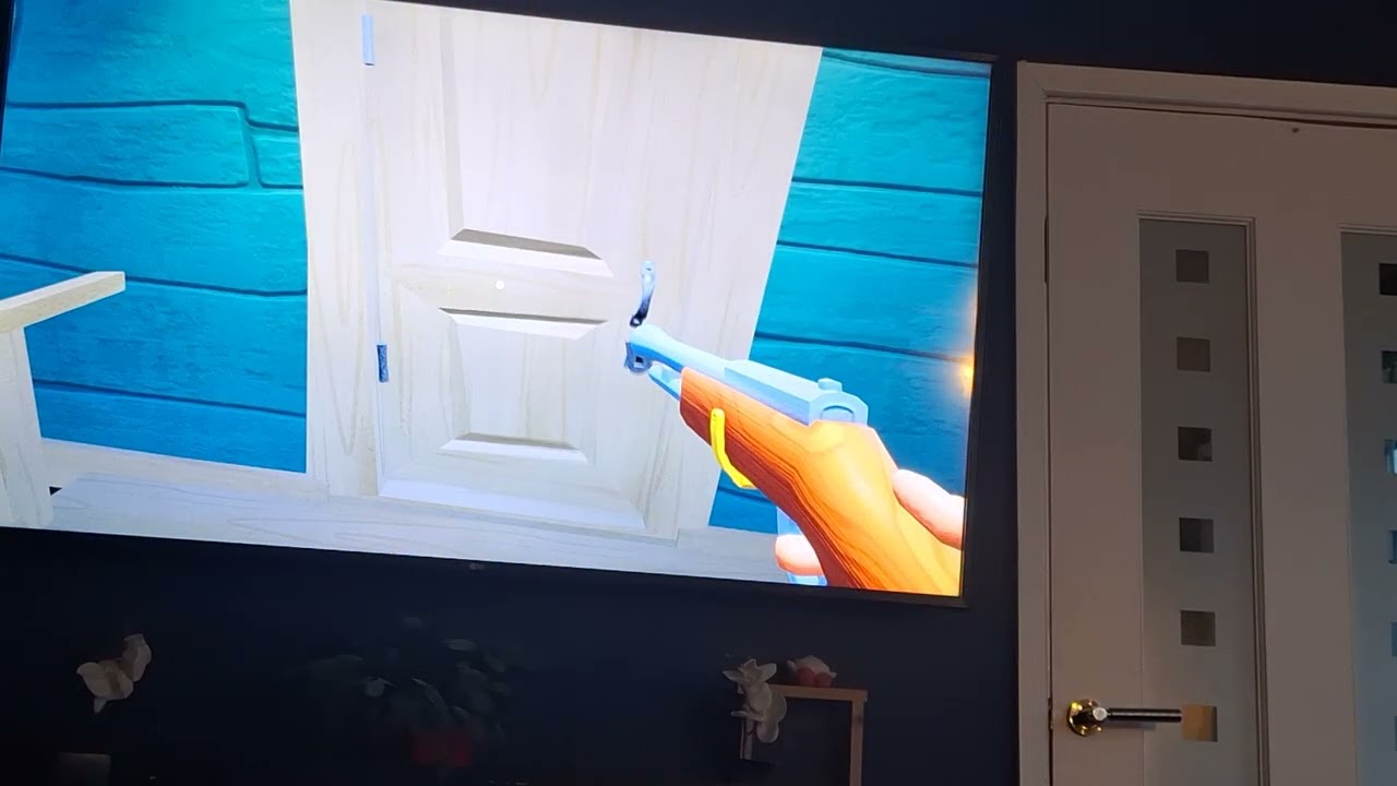 Playing hello neighbour 😄 this dude can be scary part 1