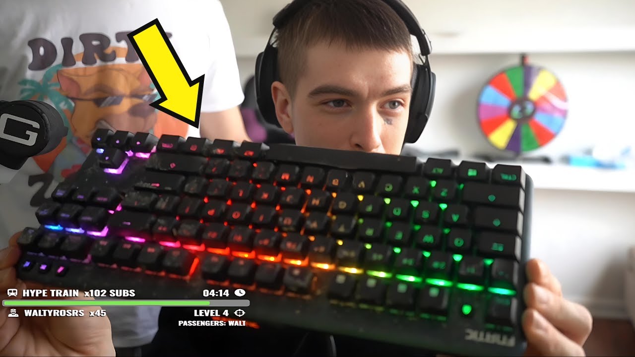 Dearlola SHOCKED by Odablock's Disgusting Keyboard