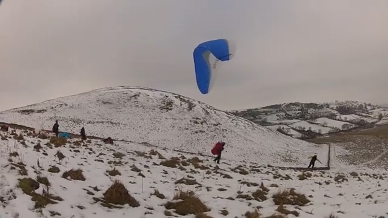 Paragliding - BHPA Elementary Pilot Course at Wetton Peak District