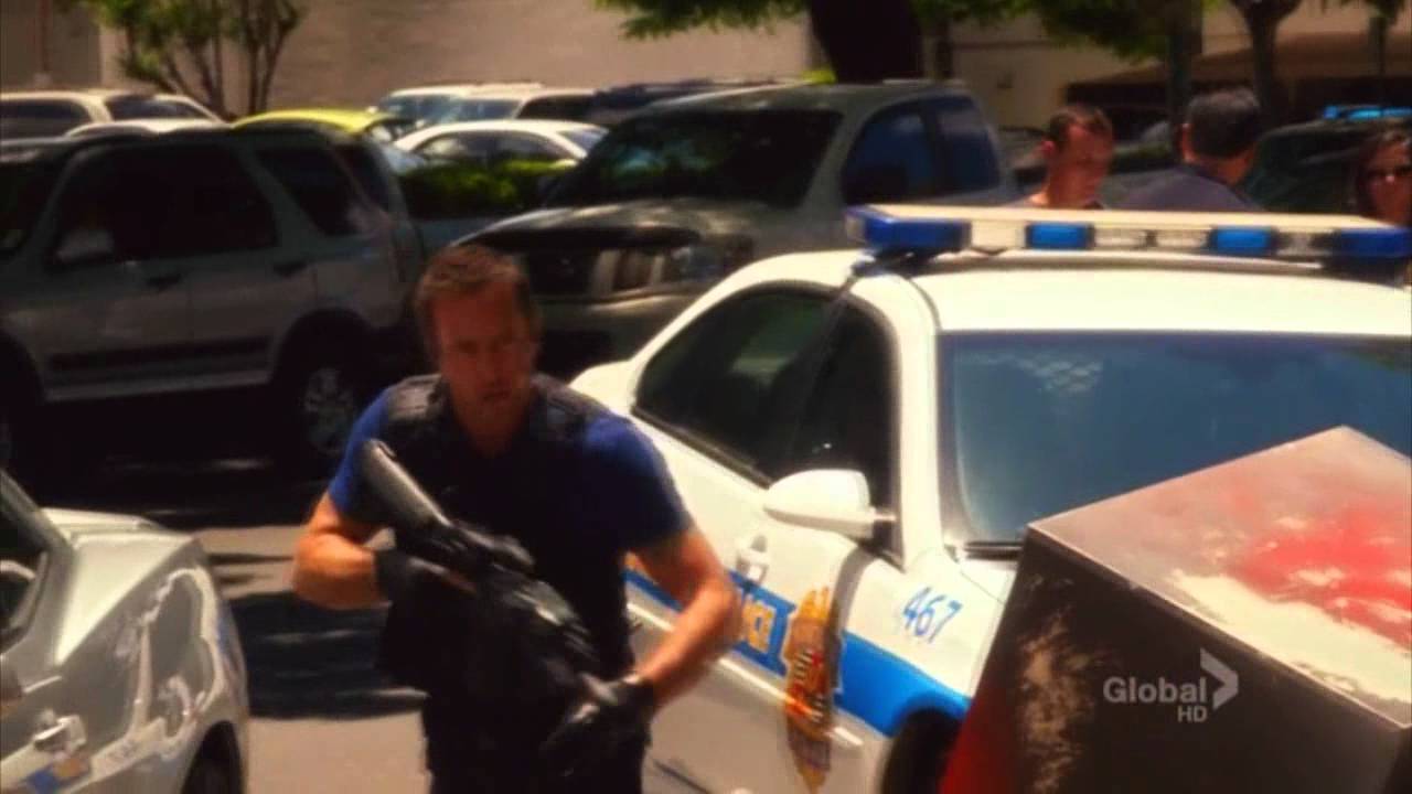 Alex O'Loughlin as Steve McGarrett- Hawaii Five-0 - Sound of Madness