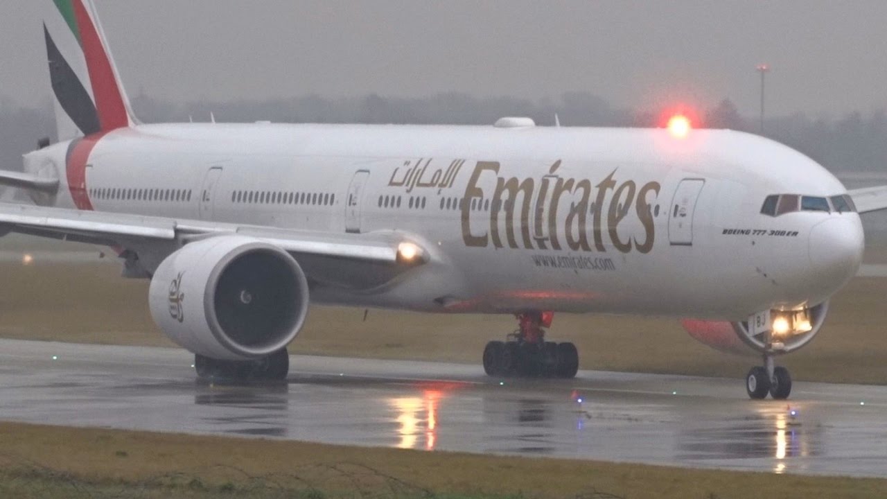 [FullHD] Emirates Boeing 777-300ER landing & takeoff at Geneva/GVA/LSGG