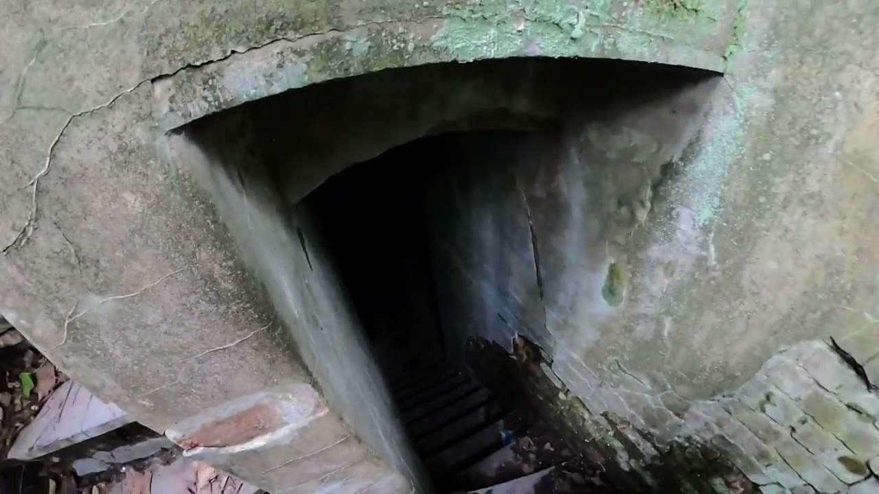 (UPDATE) CEMETERY OF DiEWEG IN BRUSSELS.(WARNING) #cemetery  #uccle #death #scary #viralvideo