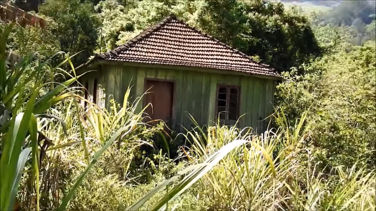 TINHA  UM  HOMEM MORTO DENTRO DESTA ASSUSTADORA CASA ABANDONADA
