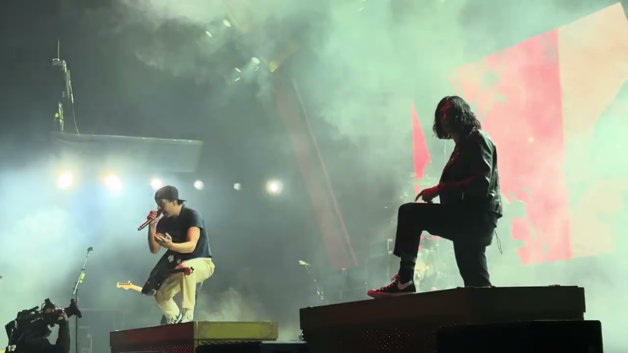 Pierce The Veil - King For A Day (Feat. Kellin Quinn)