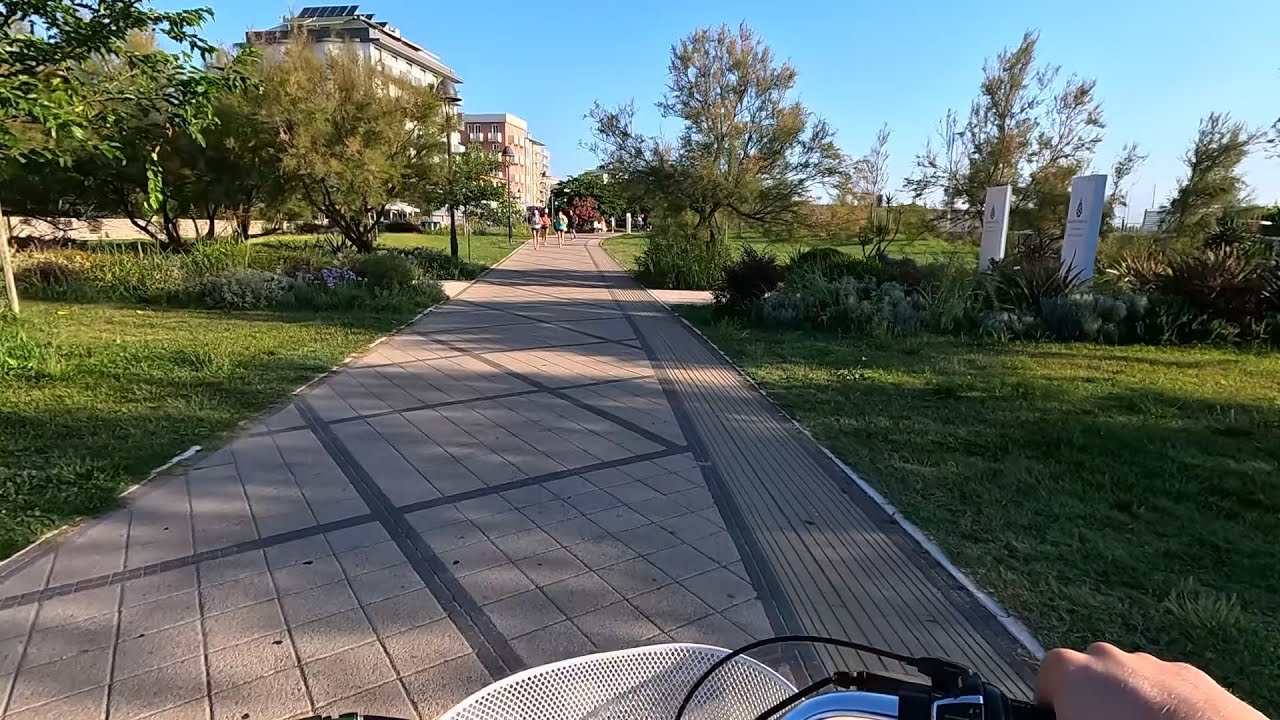 Il lungomare ciclabile di Milano Marittima - 2025