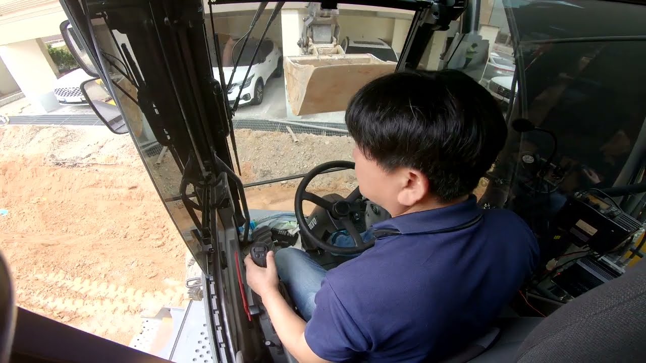 VOLVO EW 140E PRO 우수관 되메우기