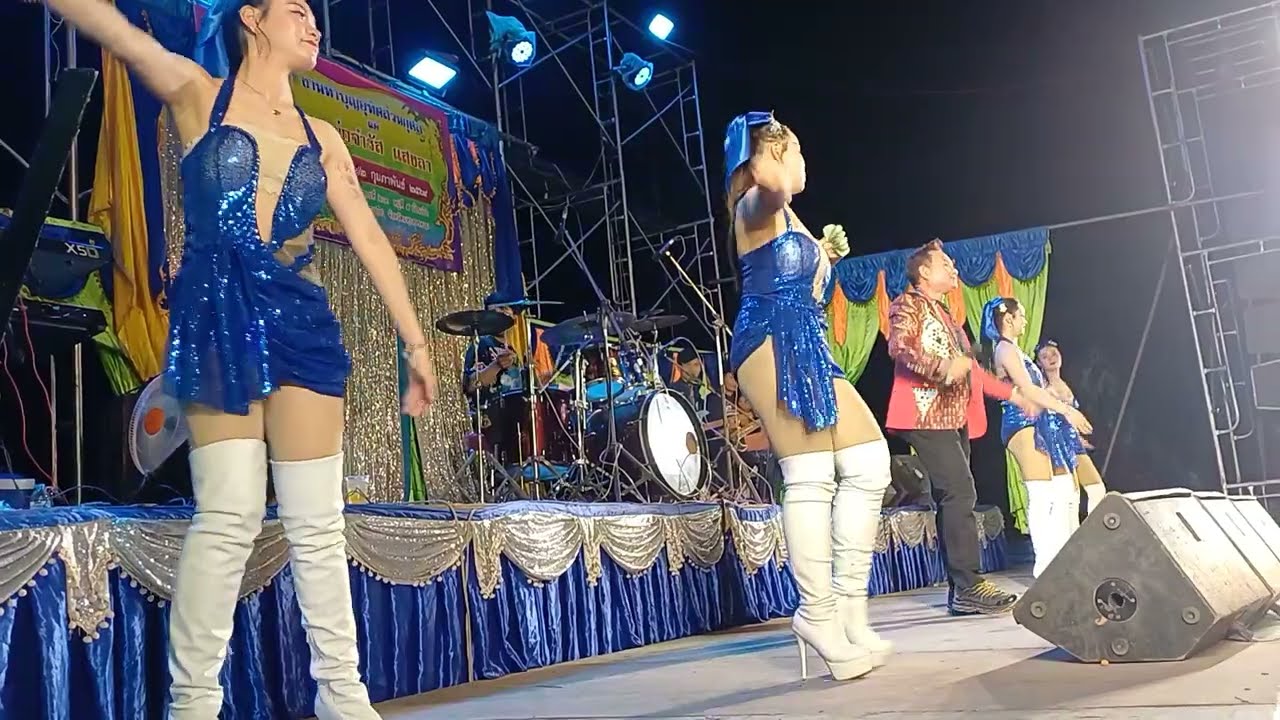 หมอลำซิ่งบ้านเป้า งานอุทิศบุญ หมอลำซื่อดังมากมาย ทีมงานขุนแผนแสนสะท้าน #หมอลำบ้านเป่า