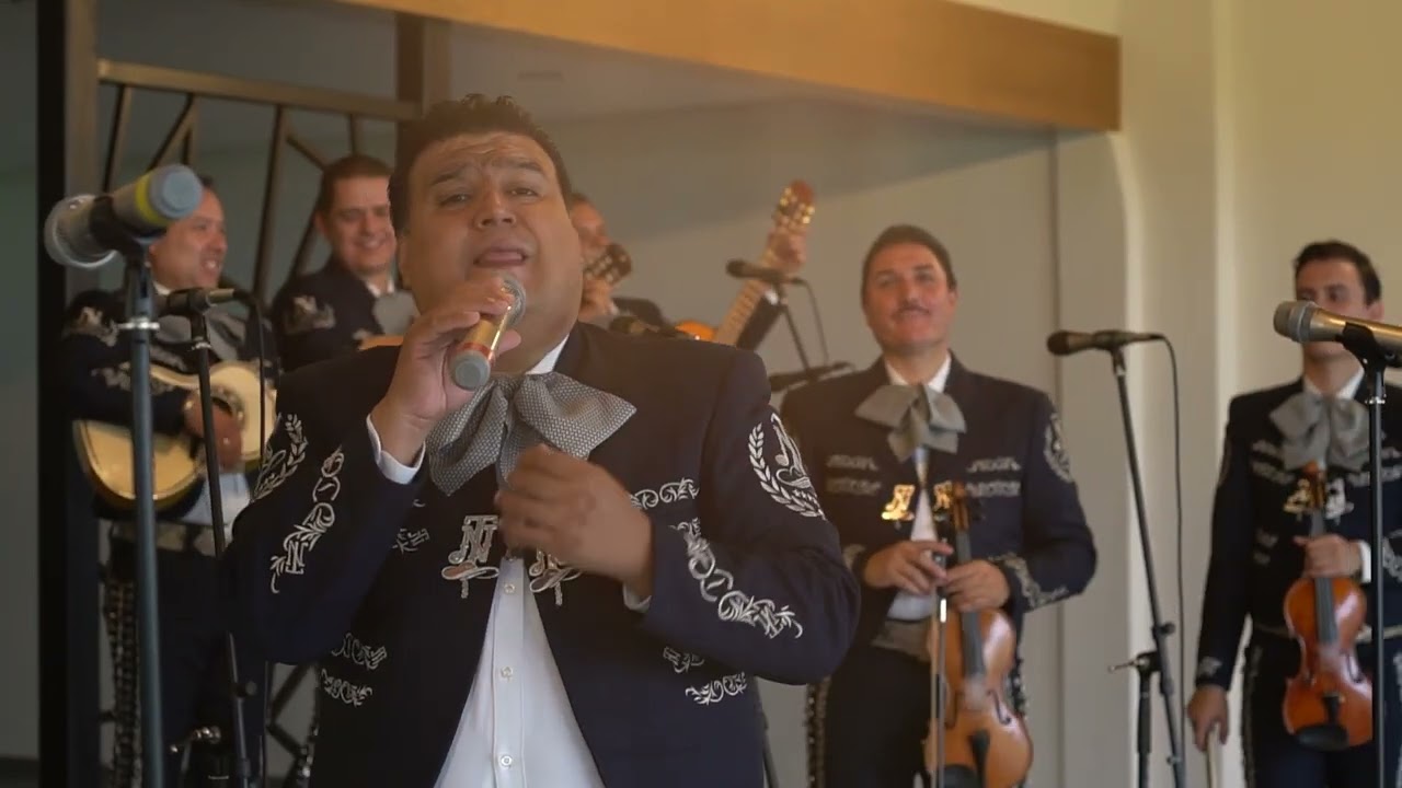 MARIACHI NUEVO TECALITLÁN/UN MUNDO RARO