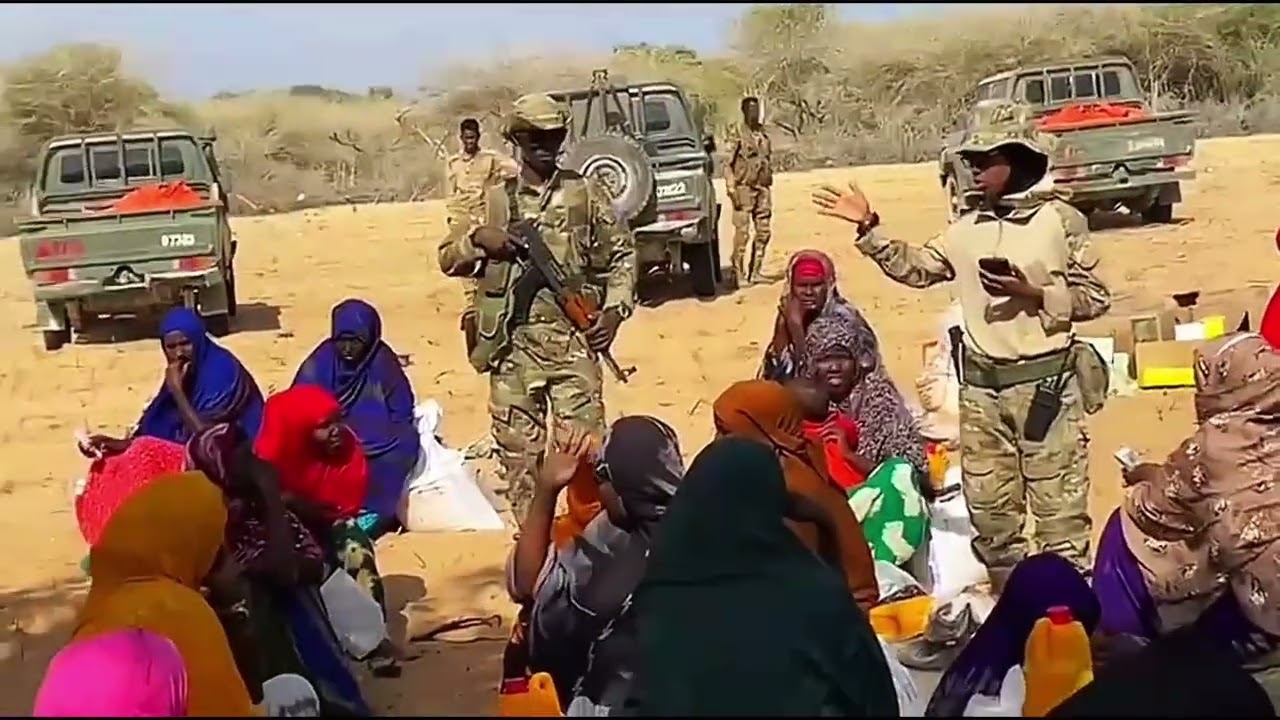 Ciidanka Kumaandooska Danab ayaa deeq gargaar raashin ah gaarsiiyey dad danyar ah.........