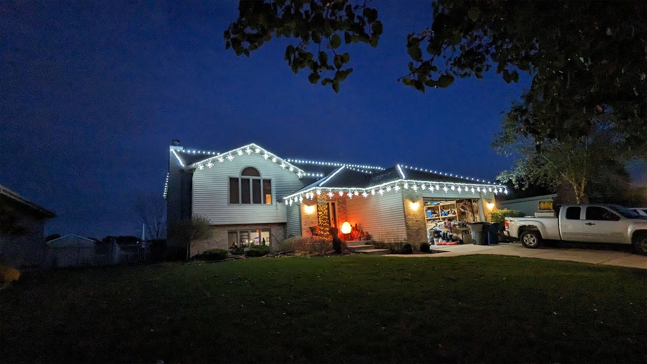 Christmas Lights Like a PRO Roofline and Ridgeline Rehang