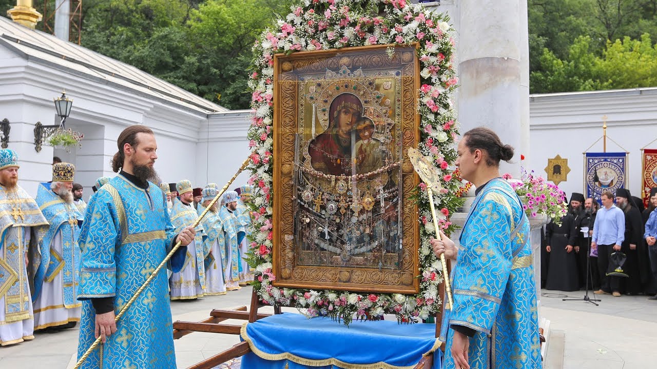 Молебен перед чудотворной Святогорской иконой у памятника Б.М. 30.7.18 г.