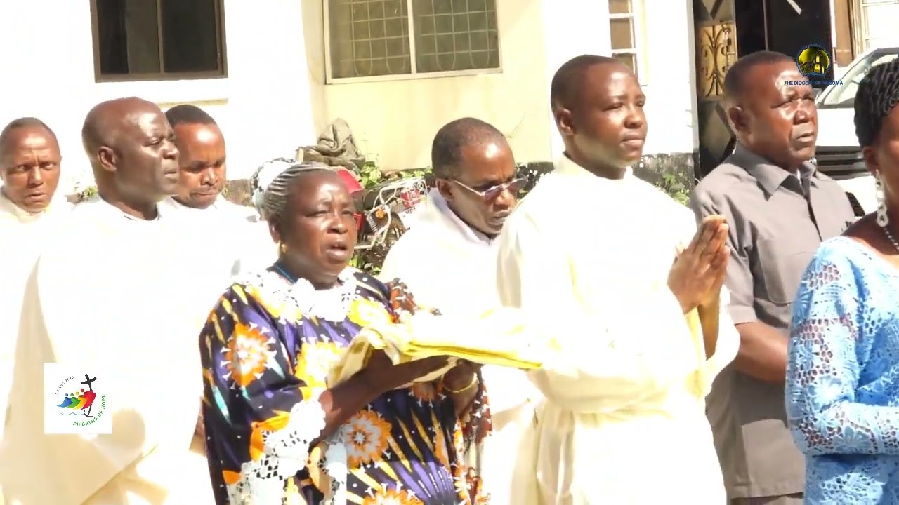 TAZAMA MAANDAMANO YA MISA TAKATIFU YA USHEMASI