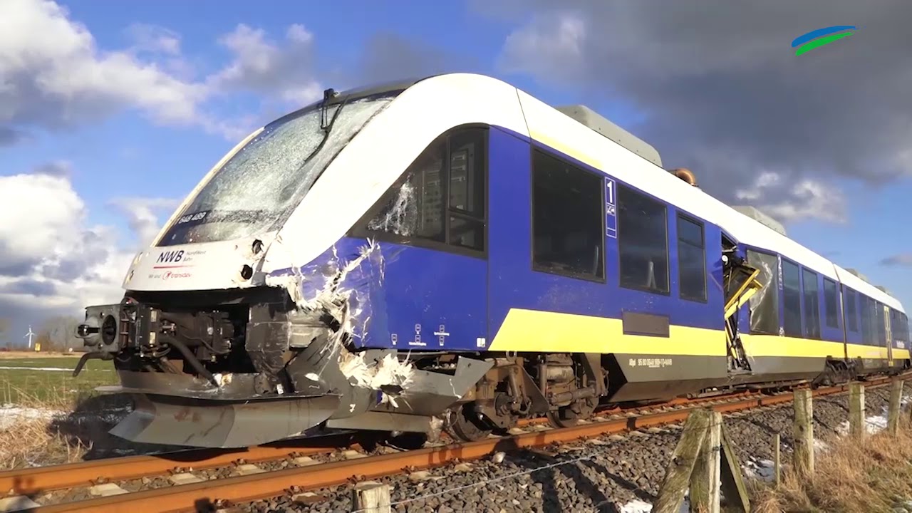 Zwischen Jever und Wittmund: Lkw stößt mit Zug zusammen