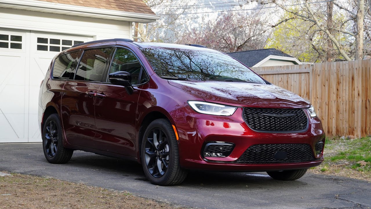 Помощь в выборе минивэна в 2023 году + Обзор Chrysler Pacifica