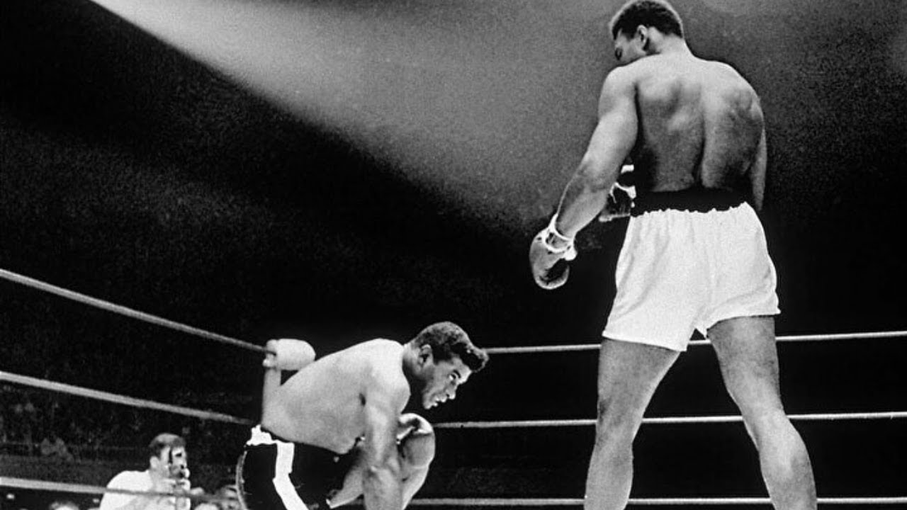 '' Ali made Patterson kneel - Muhammad Ali refused to say Floyd Patterson's name .''