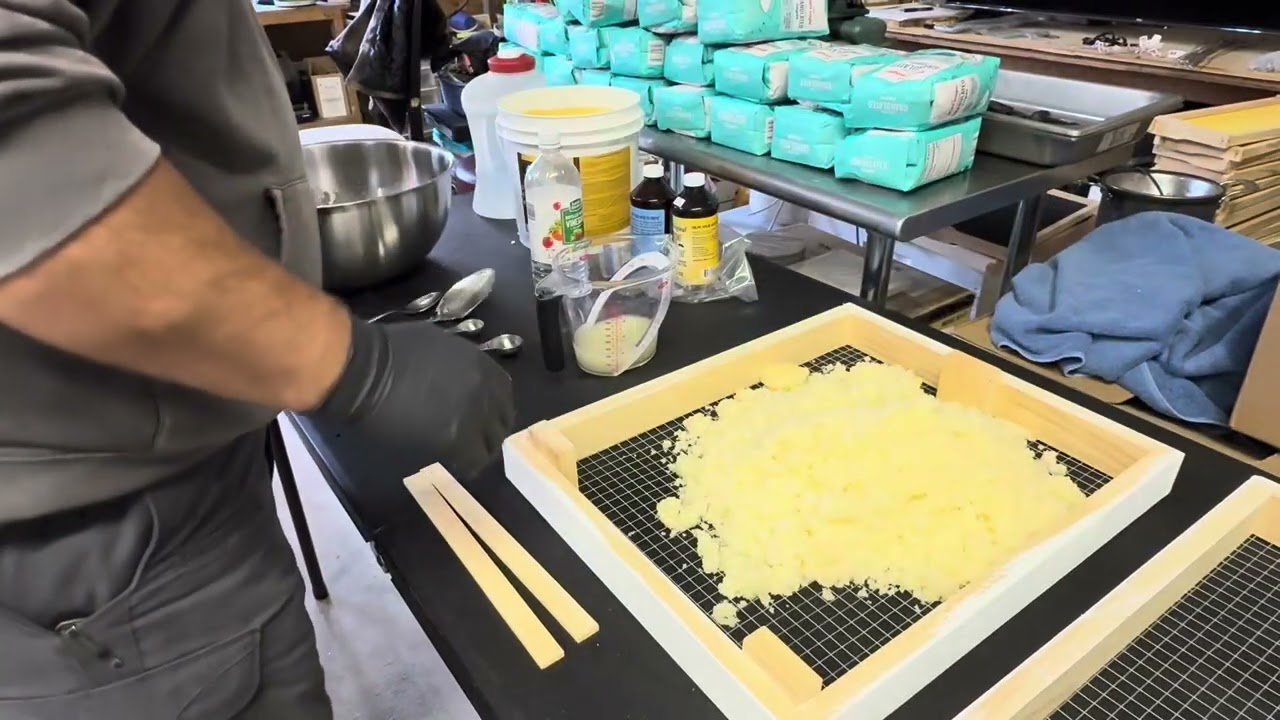 B&T’s Honeybees - Making Candyboards and preparing for winter