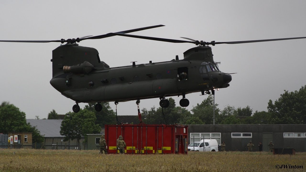 Royal Air Force Chinook CH-47 ZH902 airlift from RAF Boulmer
