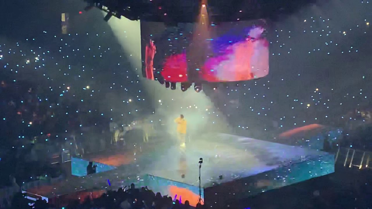 Bad Bunny “La Canción” En Vivo Chicago 11/29/19
