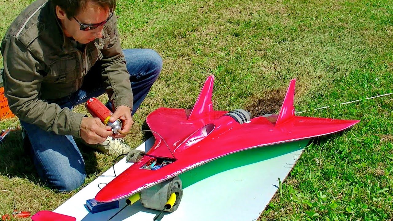 STUNNING !!! FASTEST RC TURBINE MODEL JET IN ACTION !!! 700KMH 435MPH / FLIGHT DEMONSTRATION !!!