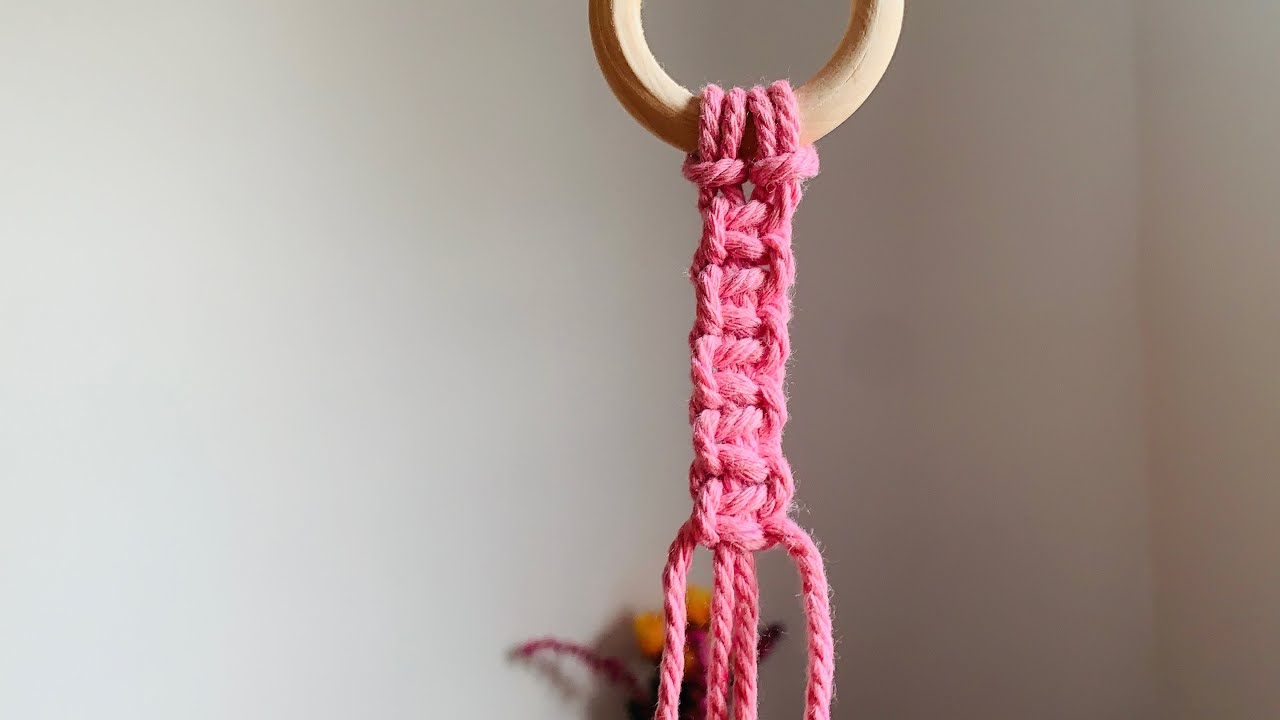 Macrame basic Square knot