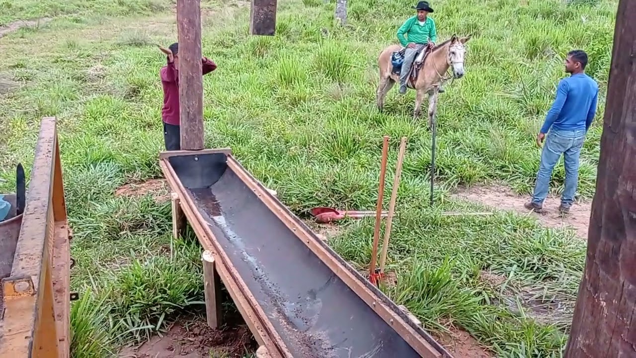 COCHO DE BORRACHÃO PARA SEMICONFINAMENTO BOVINO