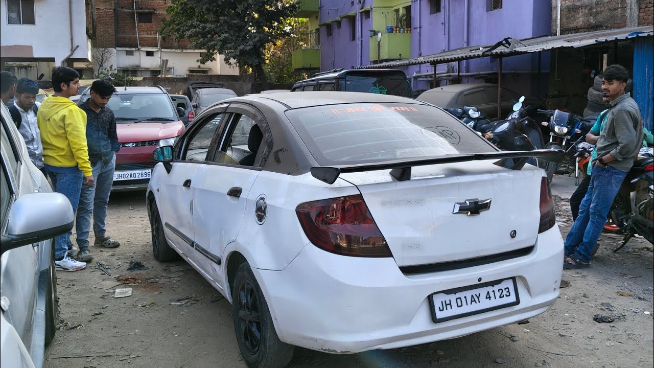 Piyush bhai ke liye Car 🚗 dekhne gye 😶 Chevrolet Sale ⚡Arpit bhai ko bahut pasand aagya 