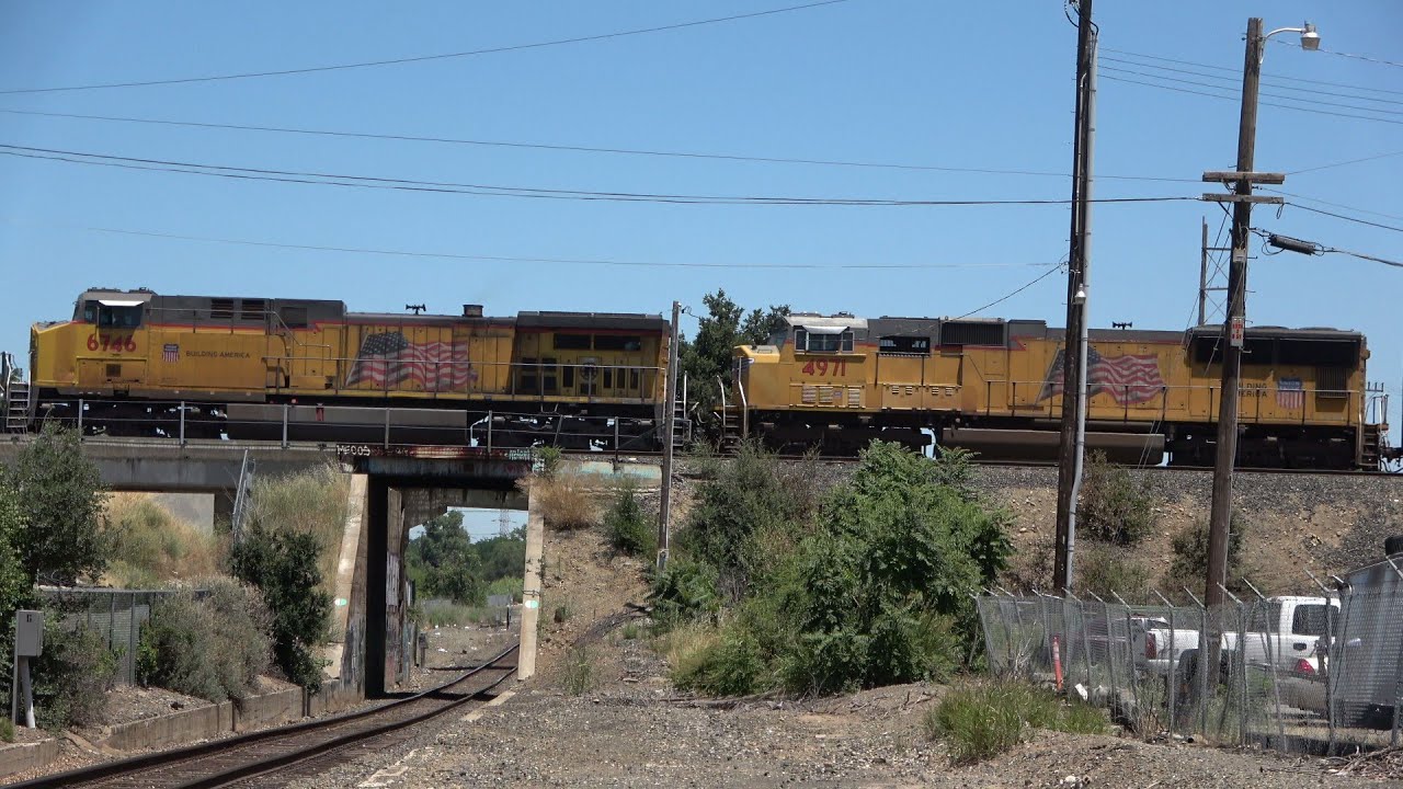 UP 6746 Auto Train West At Haggin Junction, Sacramento CA