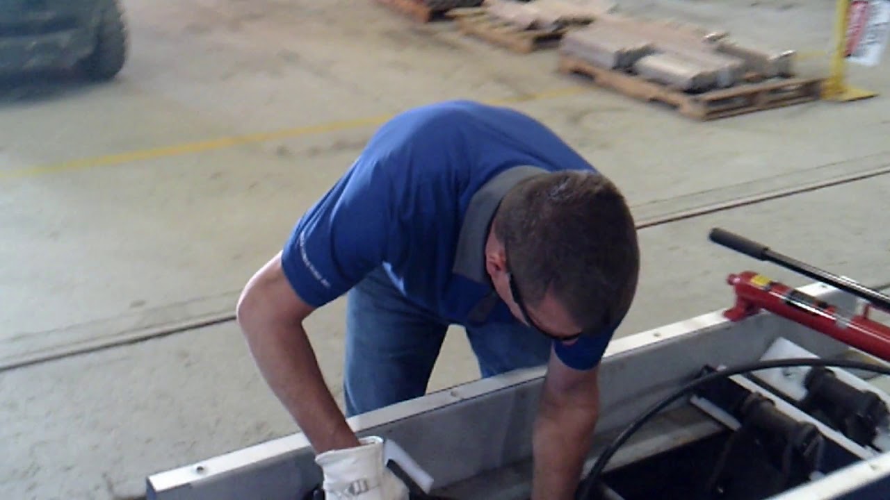 Bulk Conveyors, Inc. - Chain Breaker Demo