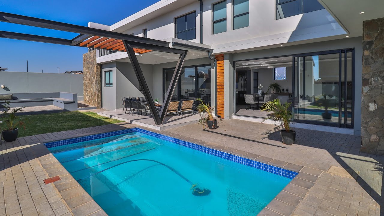 4 Bedroom For Sale | Midstream Estate