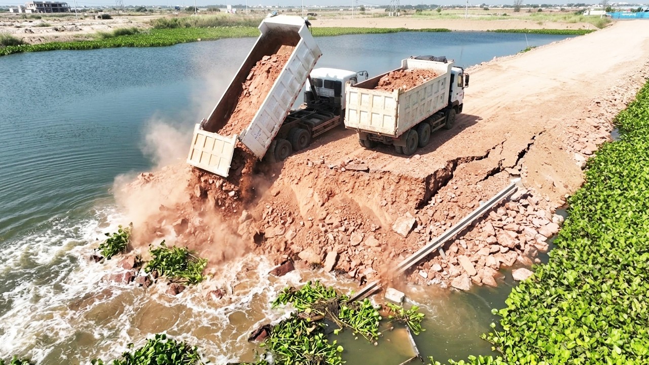 NICELY Full Videos Complete Connect 100% New Road Building Over Deep Water By Bulldozer SHANTUI