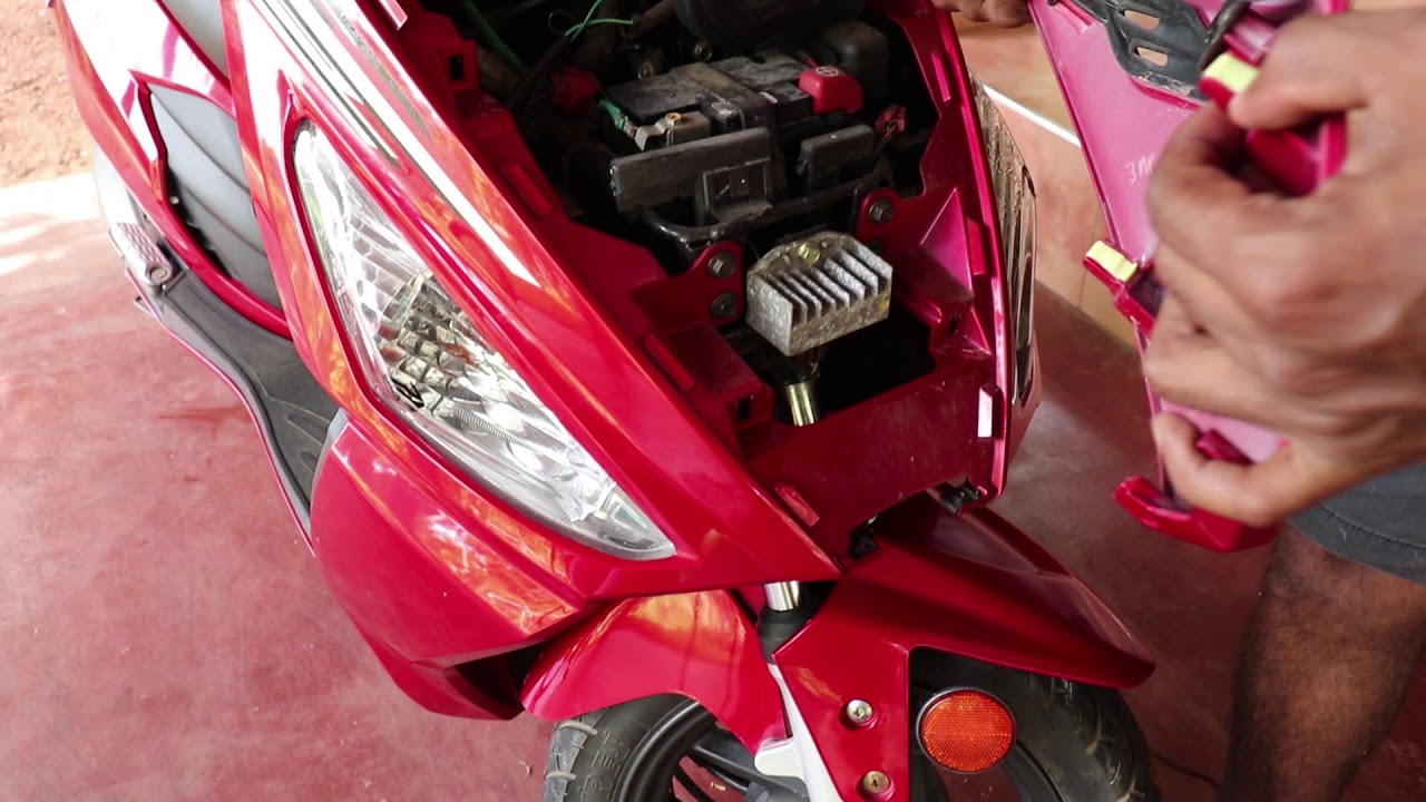 How to remove front cowling and replace battery, horn of Hero Dash, Maestro Edge at home