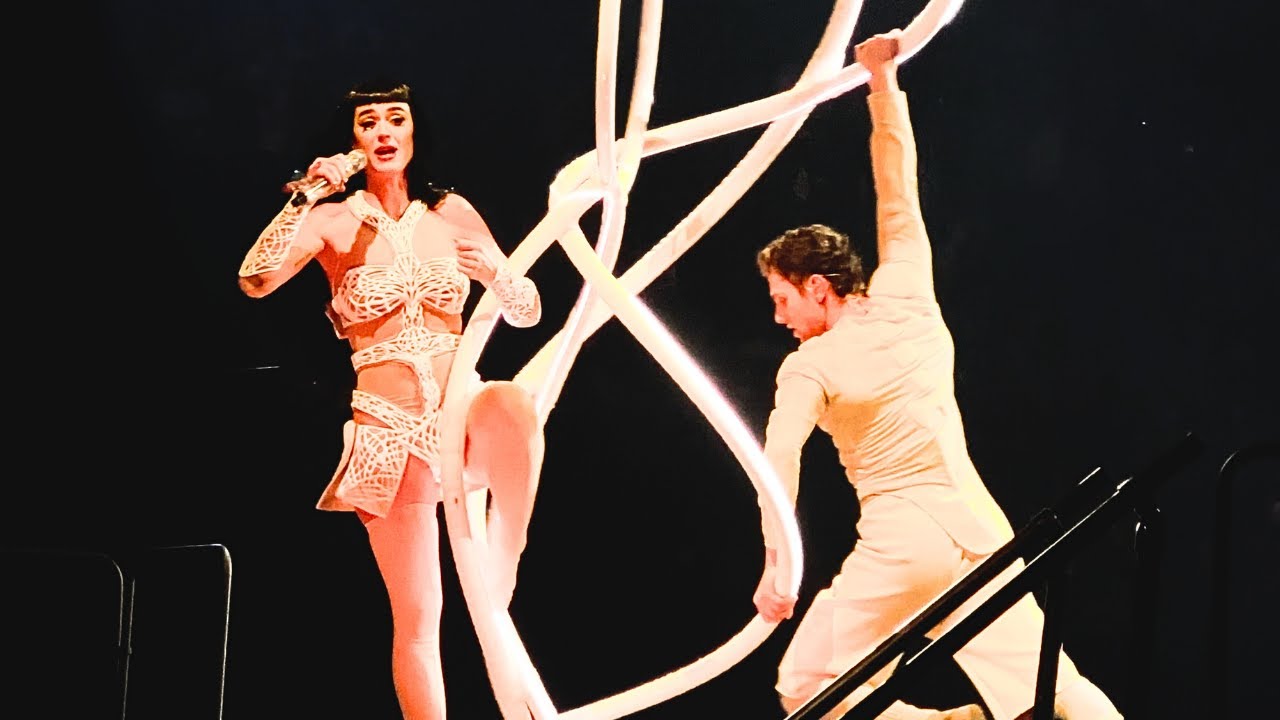 [4K] Katy Perry - Crush (Live in Los Angeles) | VIP Pit @ The Lifetimes Tour 2025
