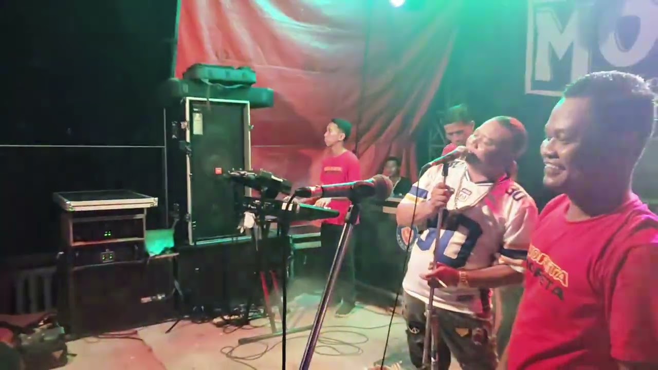 Mawar Hitam - Moreta Top Dangdut (Voc. Adelia Rahma)